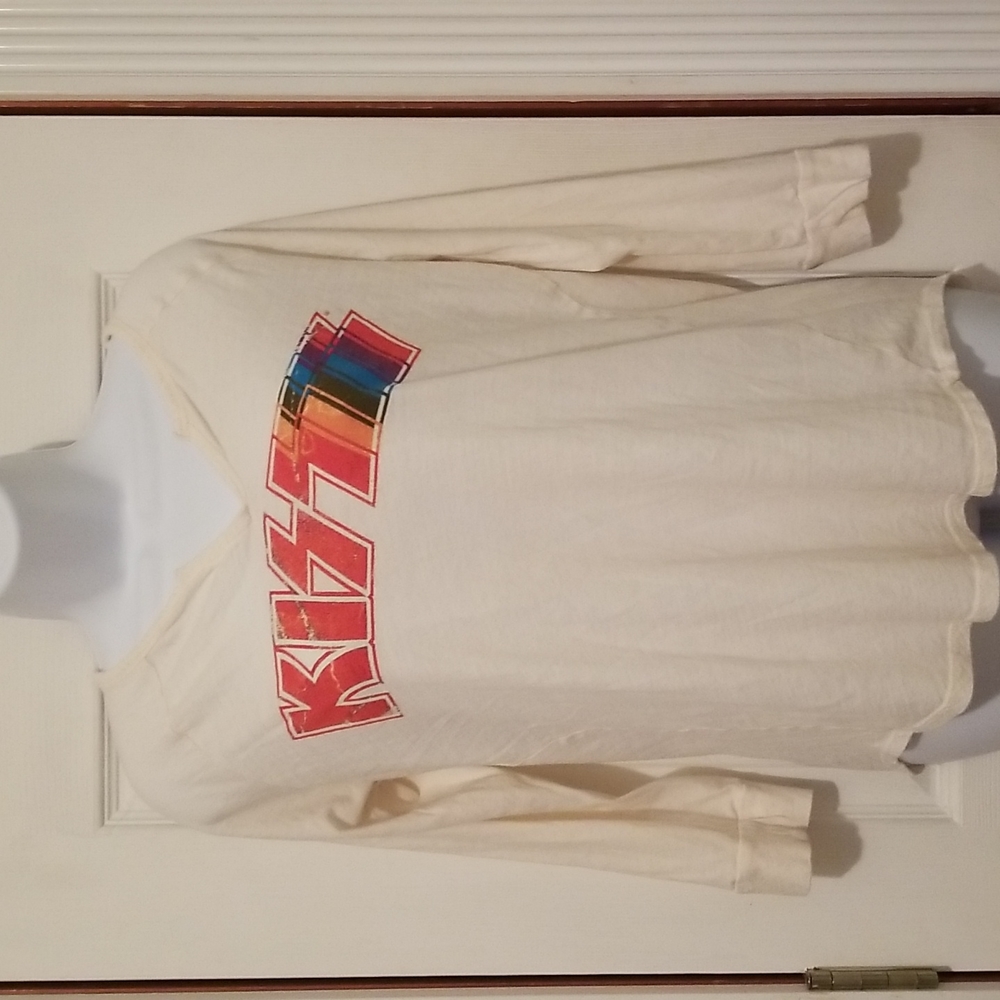 Lucky Brand Cream KISS raglan shirt